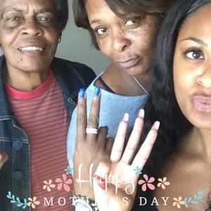 Meet your Posher, Monique